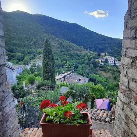 Bed & Breakfast Bivacco Frasassi Climbing House *