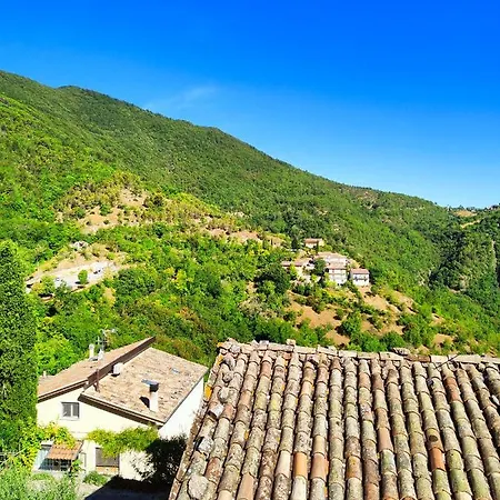 Bivacco Frasassi Climbing & Trail Running House Bed & Breakfast