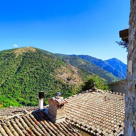Bivacco Frasassi Climbing & Trail Running House 3* Genga (Ancona)