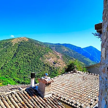 Bivacco Frasassi Climbing & Trail Running House 3*