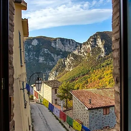 Bed & Breakfast Bivacco Frasassi Climbing & Trail Running House 3*