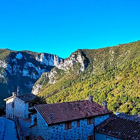 Bed & Breakfast Bivacco Frasassi Climbing & Trail Running House